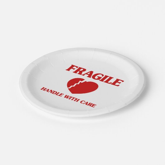 Fragile hartbehandeling met zorg papieren bordje (Gekanteld)