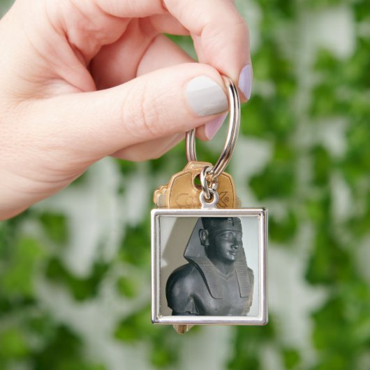 Fragment van een Egyptisch standbeeld van Ptolemy Sleutelhanger (Hand)