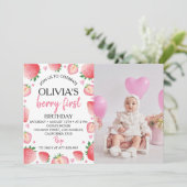 Fraise 1er anniversaire Invitation Berry Sweet (Debout devant)