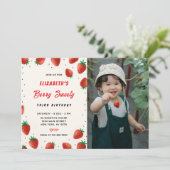 Fraise Anniversaire Invitation Whale Photo (Debout devant)