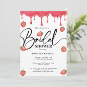 fraise qui est une invitation à la douche nuptiale (Debout devant)