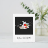 Fraises et invitation crème (Debout devant)