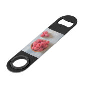 Framboises fraîches dans un bol (Devant angulaire)