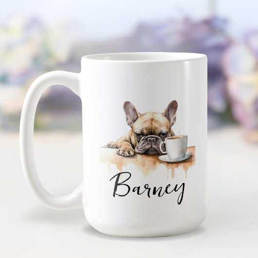 Français bulldog avec tasse de café, chien avec at