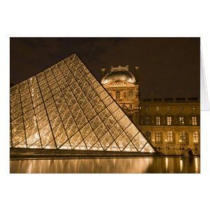 France, Paris. Le Louvre au crépuscule. Crédit 2