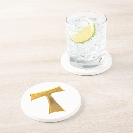 Franciscan Tau Cross Pax et Bonum Gold Metallic Zandsteen Onderzetter (Zijkant)