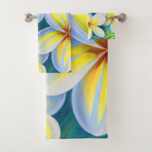 Frangipani peinture Serviette de bain tropicale (En situation)