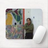 Frank Stella naast een van zijn werken Muismat (Met muis)