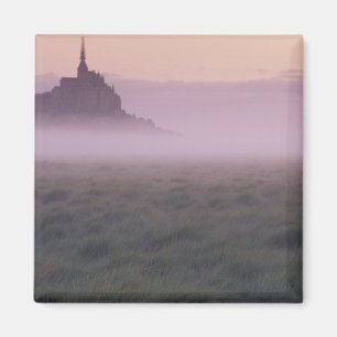 FRANKRIJK, Normandië Mont St. Michel. Ochtendmist Magneet