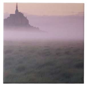 FRANKRIJK, Normandië Mont St. Michel. Ochtendmist Tegeltje