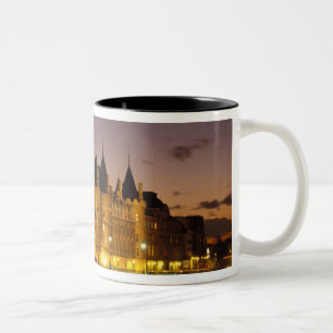 Frankrijk, Parijs, Conciergerie en rivier de Seine Tweekleurige Koffiemok