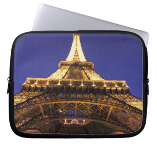 FRANKRIJK, Parijs Eiffeltoren, avondbeeld Laptop Sleeve