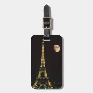 Frankrijk, Parijs. Eiffeltoren 's nachts met Bagagelabel