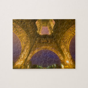 Frankrijk, Parijs. Eiffeltoren verlicht om 2 Legpuzzel