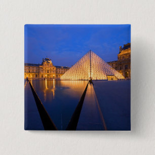 Frankrijk, Parijs. Het Louvre-museum in de schemer Vierkante Button 5,1 Cm