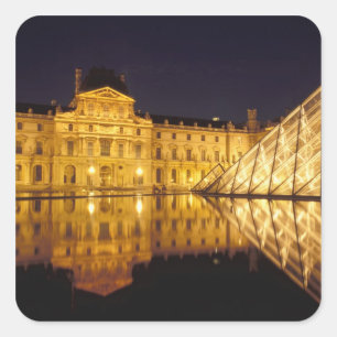 Frankrijk, Parijs, Louvre museum 's nachts. Vierkante Sticker