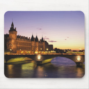 Frankrijk, Parijs, Rivier Seine en Conciergerie bi Muismat