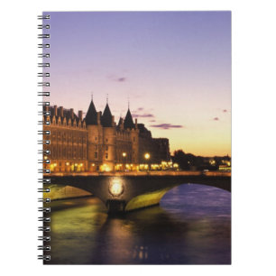 Frankrijk, Parijs, Rivier Seine en Conciergerie bi Notitieboek