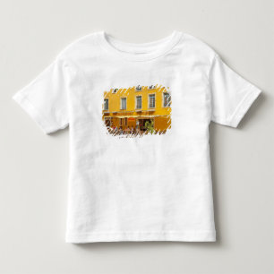 Frankrijk, Provence, Moustiers-Ste-Marie. Credit Kinder Shirts
