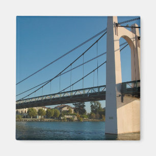 Frankrijk, Rhone-Alps, Condrieu, brug over 2 Magneet