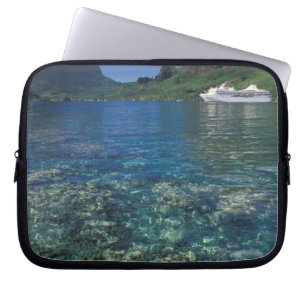 Frans-Polynesië, Moorea. Cooks Bay. Cruiseschip Laptop Sleeve