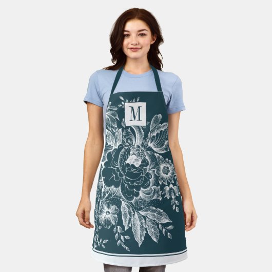 Franse boerderij Peony Monogram Dark Turquoise Schort (Gedragen)