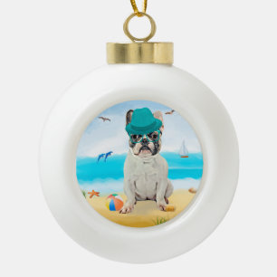 Franse Bulldog op het strand Keramische Bal Ornament