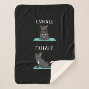 Franse Bulldog Yoga Inhale Exhale Funny Dog Gift Sherpa Deken