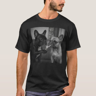 Franse vriendjes die sigaretten roken t-shirt
