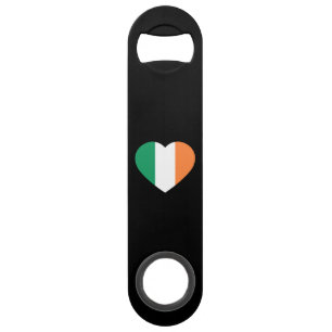 Frappe-coeur d'Irlande sur le port noir