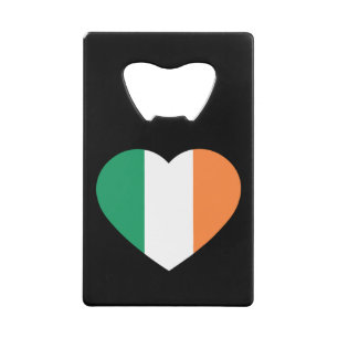 Frappe-coeur d'Irlande sur le port noir