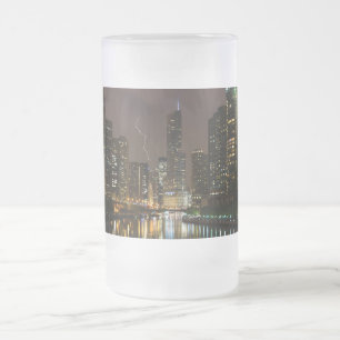 Frappe éclair au-dessus de la Mug givrée de la riv