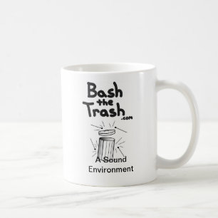 Frappez la tasse de déchets