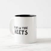 Freak dans les draps Mug à café à deux tons (Devant gauche)