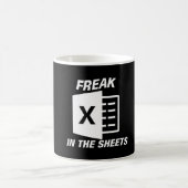 Freak Dans Les Feuilles Excel MUG (Centre)