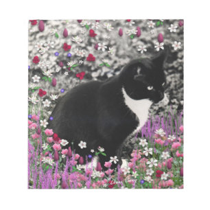 Freckles in Flowers II - Tuxedo Kitty Cat Notitieblok