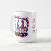 Freedom Squad 4th of July Gnomen Koffiemok (Voorkant links)