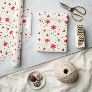 Fresh Ladybug Delight Cadeaupapier