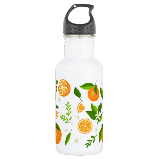 Fresh oranges with flowers and leaves waterfles