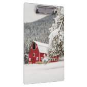 Fresh snow on red barn klembord (Rechts)