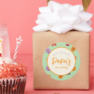 Fresh to the Market Eerste Verjaardag Thema – Bloe Ronde Sticker