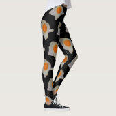 Fried Egg Pattern op Black Leggings (Rechts)