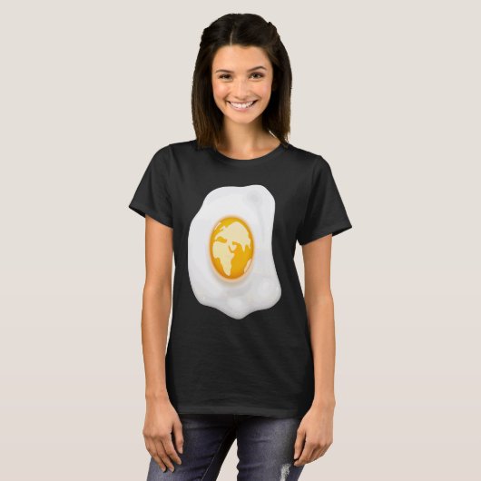 Fried Egg With Earth Globe on Yolk Costume T-shirt (Voorkant volledig)