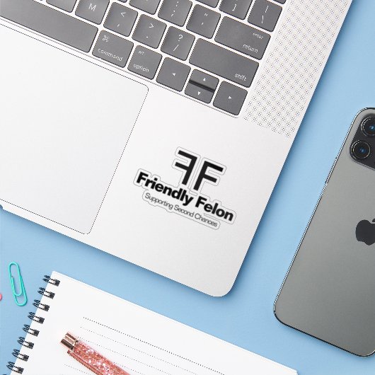 Friendly Felon prend en charge le Sticker Second C (Ordinateur portable avec iPhone)