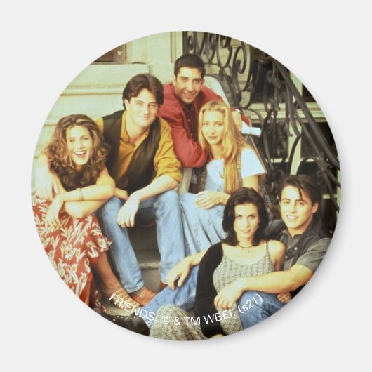 FRIENDS™ | Cast zittend op de stoep Magneet (Voorkant)