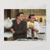 FRIENDS™ | Joey & Chandler Scared Uitnodiging Briefkaart (Voorkant)