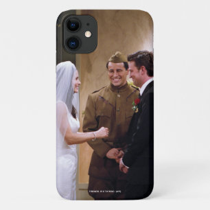 FRIENDS™   Joey Marries Monica & Chandler iPhone 11 Hoesje