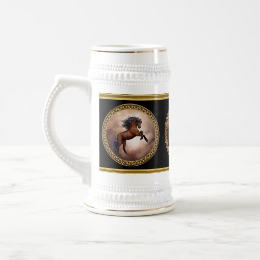 Friesisch bruin paard dat zich voortplant met slec bierpul (Links)
