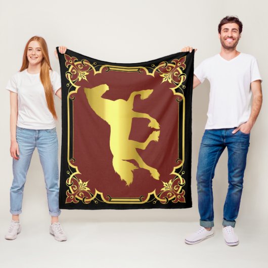 Friesisch paard, silhouet/goud/zwart/rood fleece deken (In situ)