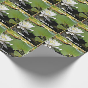 Frog Admiring Lotus Flower Natuur gepersonaliseerd Cadeaupapier